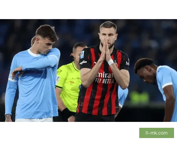 萨纳布里亚倒钩破门绝杀国米助罗马逆袭胜利演绎绝美进球